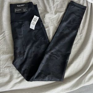 ARITZIA TnaLIFE Atmosphere Hi-Rise 7/8 Legging